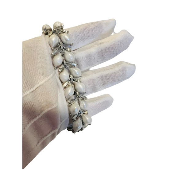 Beautiful Lisner silver tone bracelet - Picture 5 of 5